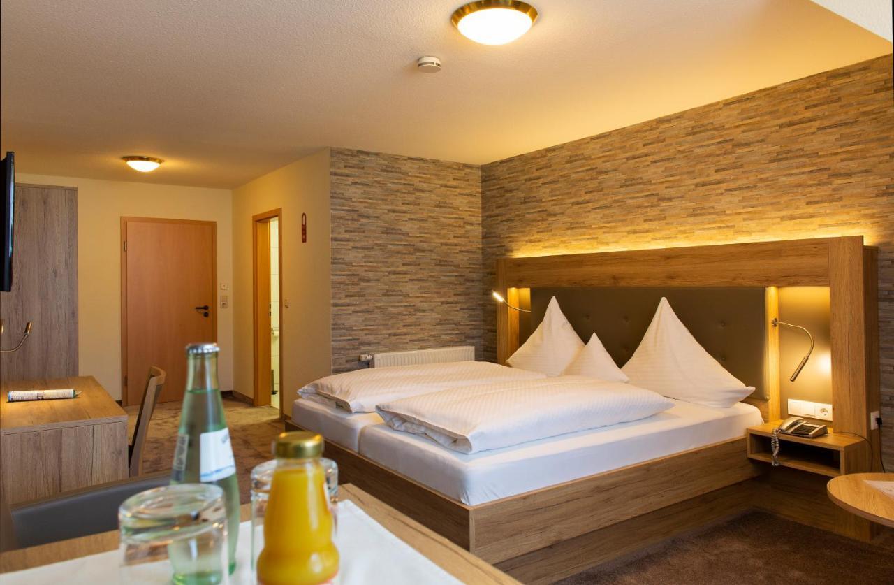 Land-Gut-Hotel Raeuber Lippoldskrug Alfeld  Exterior foto